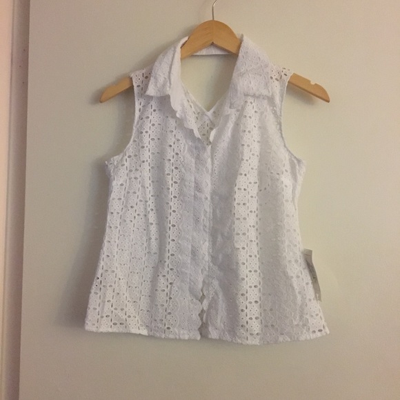NWT Spring & Summer cutlon eyelet blouse size M - Picture 1 of 8